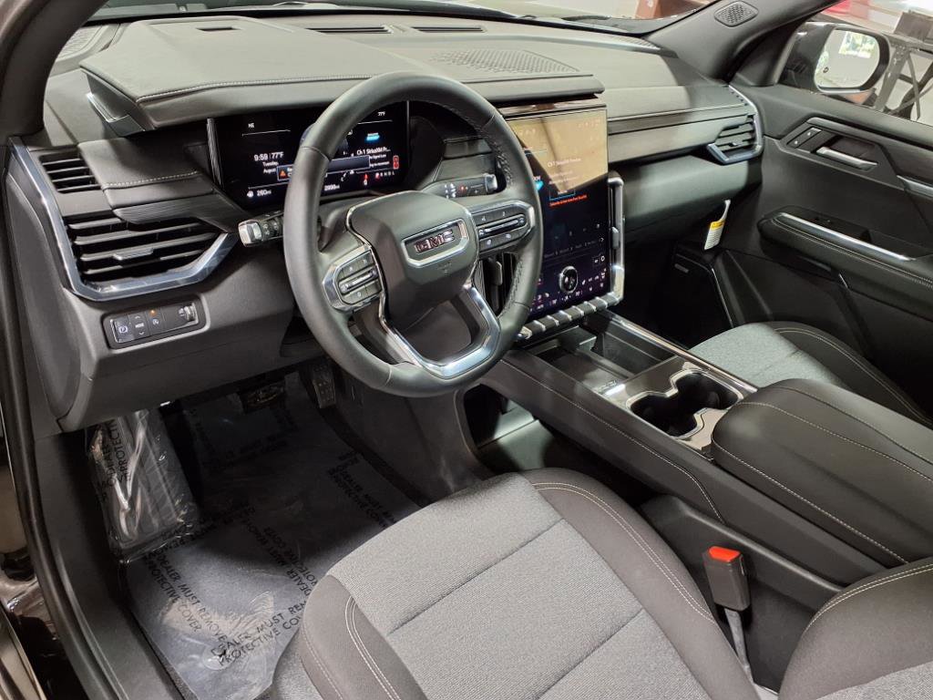 Used 2025 GMC Acadia Elevation image 4