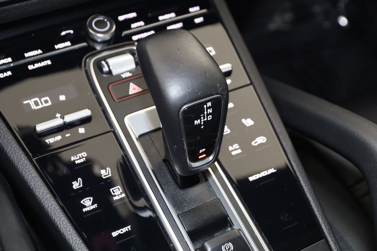 Used 2022 Porsche Cayenne AWD/4WD image 7