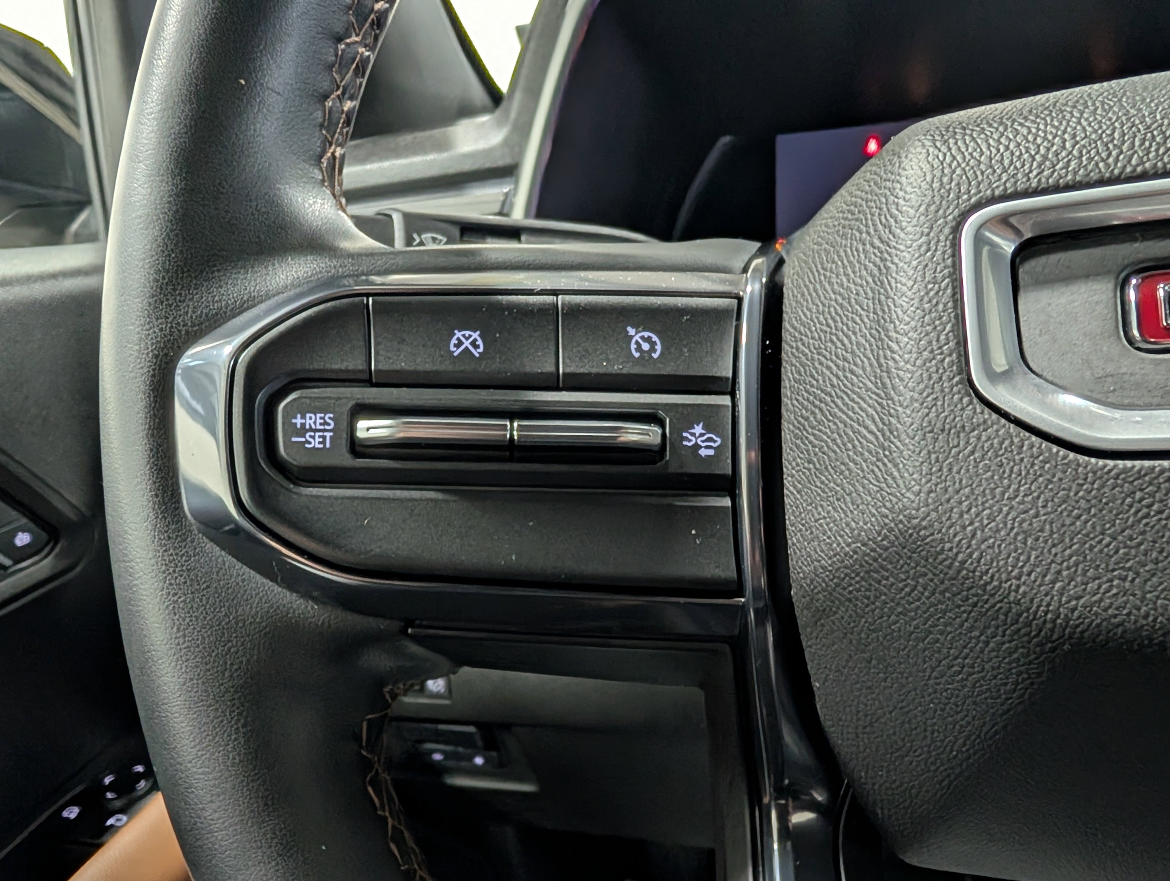Used 2023 GMC Canyon AT4 w/ AT4 Premium Package AWD/4WD image 17