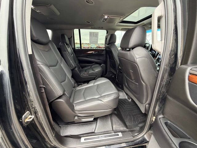 Used 2017 Cadillac Escalade ESV Premium Luxury AWD/4WD image 19