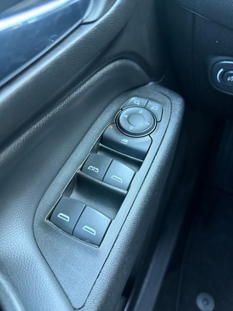 Used 2023 Chevrolet Equinox LT AWD/4WD image 18