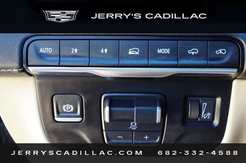 Used 2024 Cadillac Escalade Premium Luxury w/ Performance Package AWD/4WD image 18