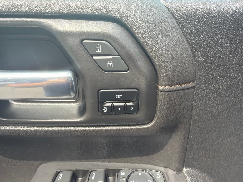 Used 2020 GMC Sierra 2500 AT4 w/ AT4 Premium Package AWD/4WD image 17