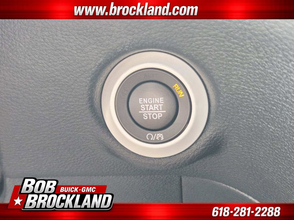 Used 2025 Chrysler Pacifica Limited image 33