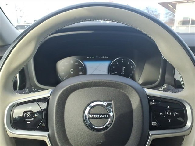 Used 2021 Volvo V60 T5 Cross Country image 21