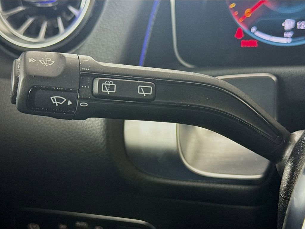 Used 2021 Mercedes-Benz GLB 250 image 12