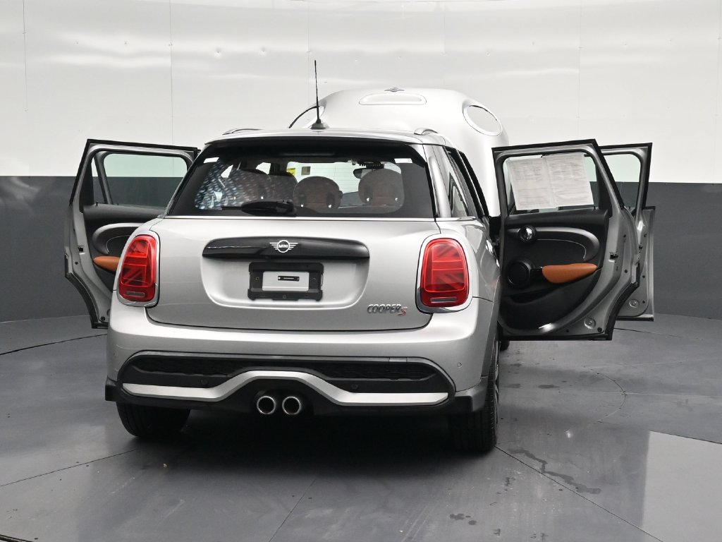 Used 2024 MINI Cooper S w/ Signature Upholstery Package FWD image 34