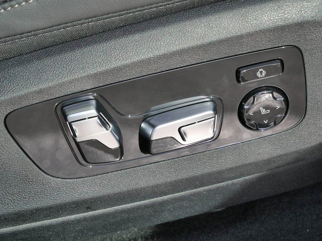 Used 2026 BMW X5 M60i AWD/4WD image 16