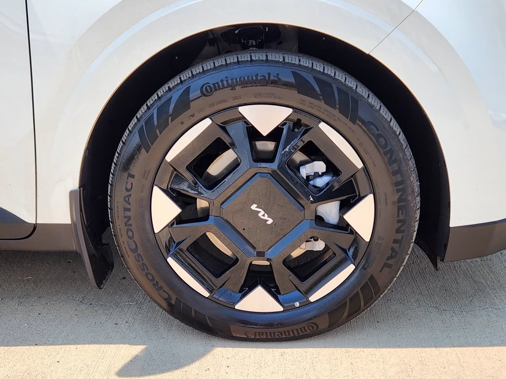 Certified 2025 Kia Carnival EX FWD image 9