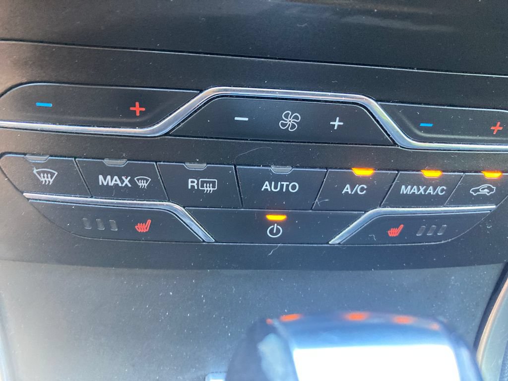 Used 2018 Ford Edge SEL w/ Equipment Group 201A AWD/4WD image 39