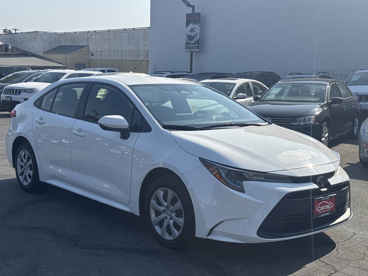 Used 2024 Toyota Corolla LE image 9
