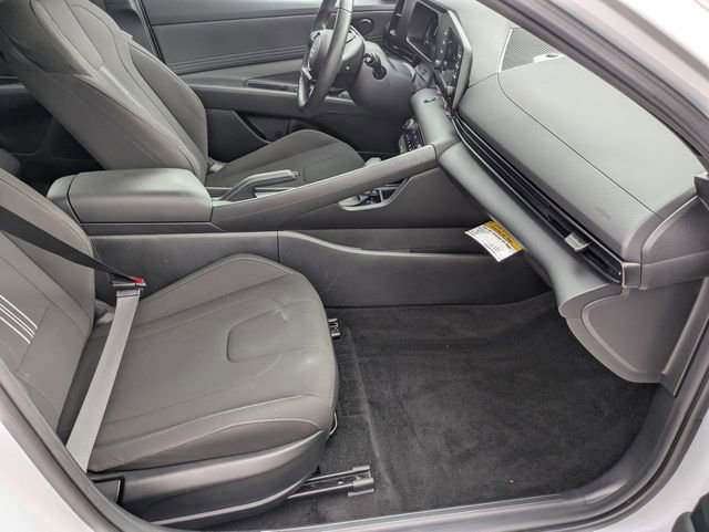 Used 2025 Hyundai Elantra Sport image 30