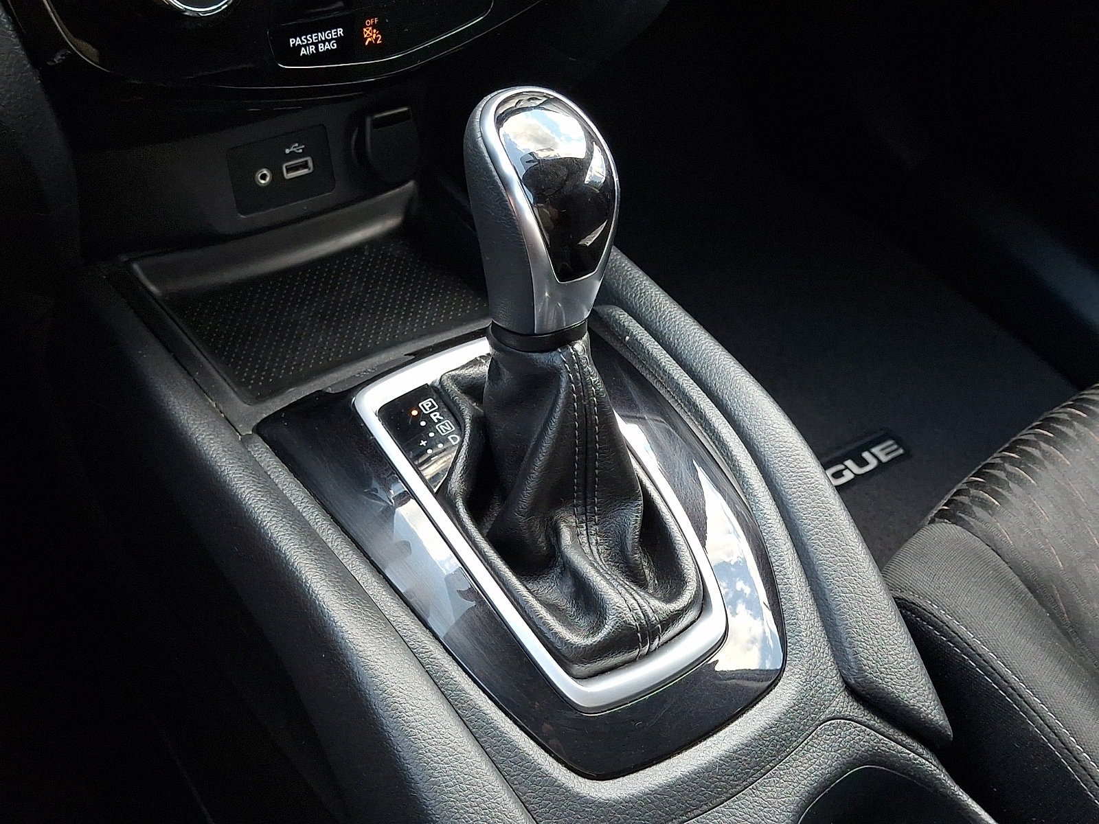 Used 2018 Nissan Rogue SV AWD/4WD image 15