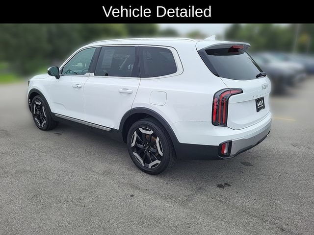Certified 2023 Kia Telluride EX w/ EX Captain's Chair Package FWD image 3