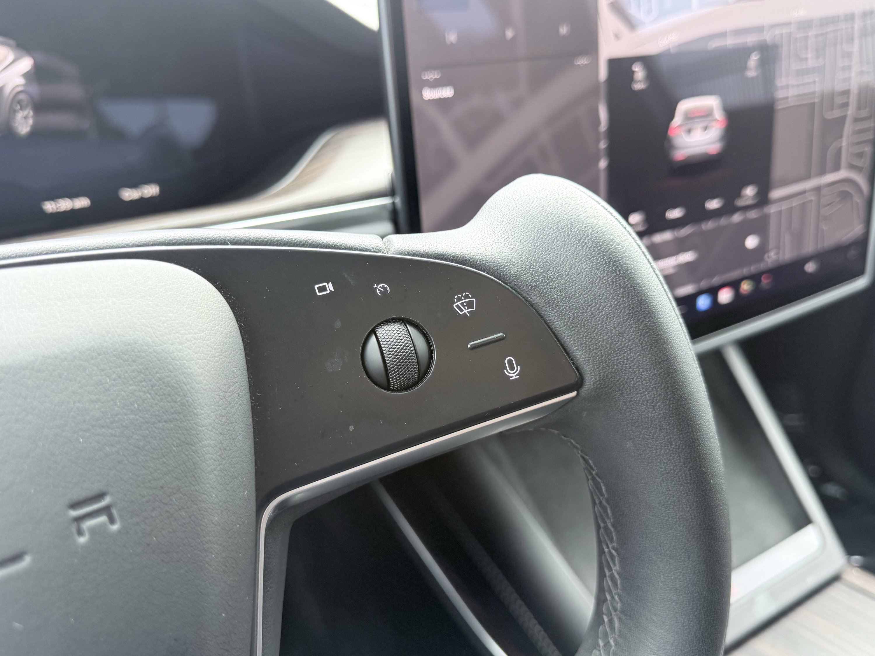 Used 2023 Tesla Model X image 70