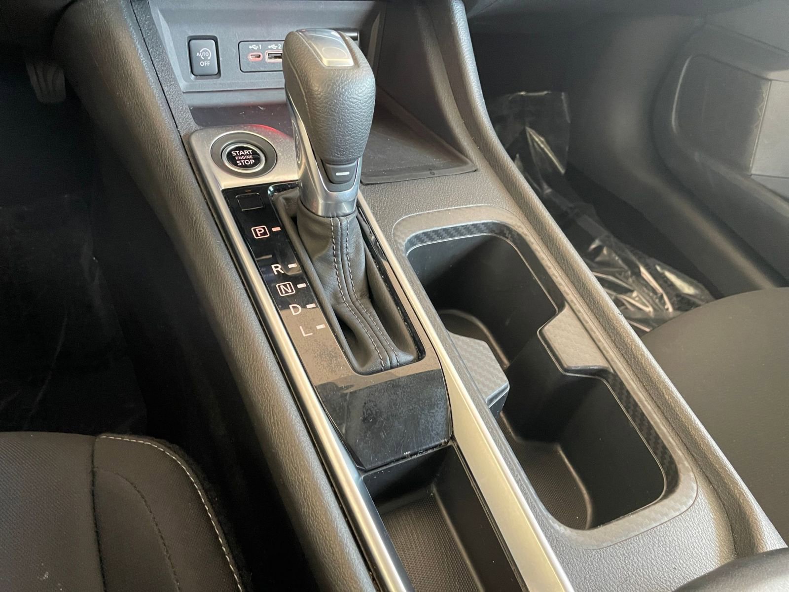 Used 2024 Nissan Sentra SV image 39