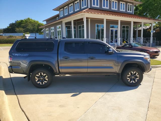 Used 2020 Toyota Tacoma TRD Off-Road w/ Technology Package AWD/4WD image 9