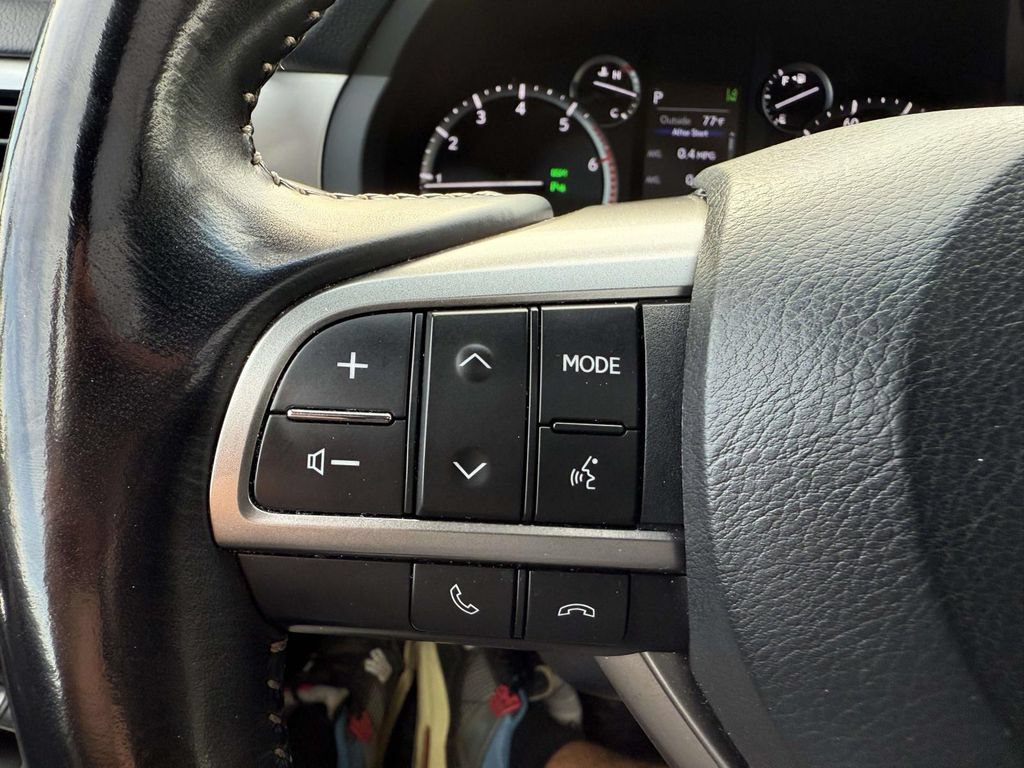 Used 2023 Lexus GX 460 Premium w/ Accessory Package AWD/4WD image 22
