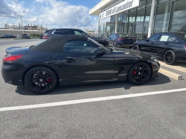 Used 2022 BMW Z4 M40i w/ Premium Package image 10