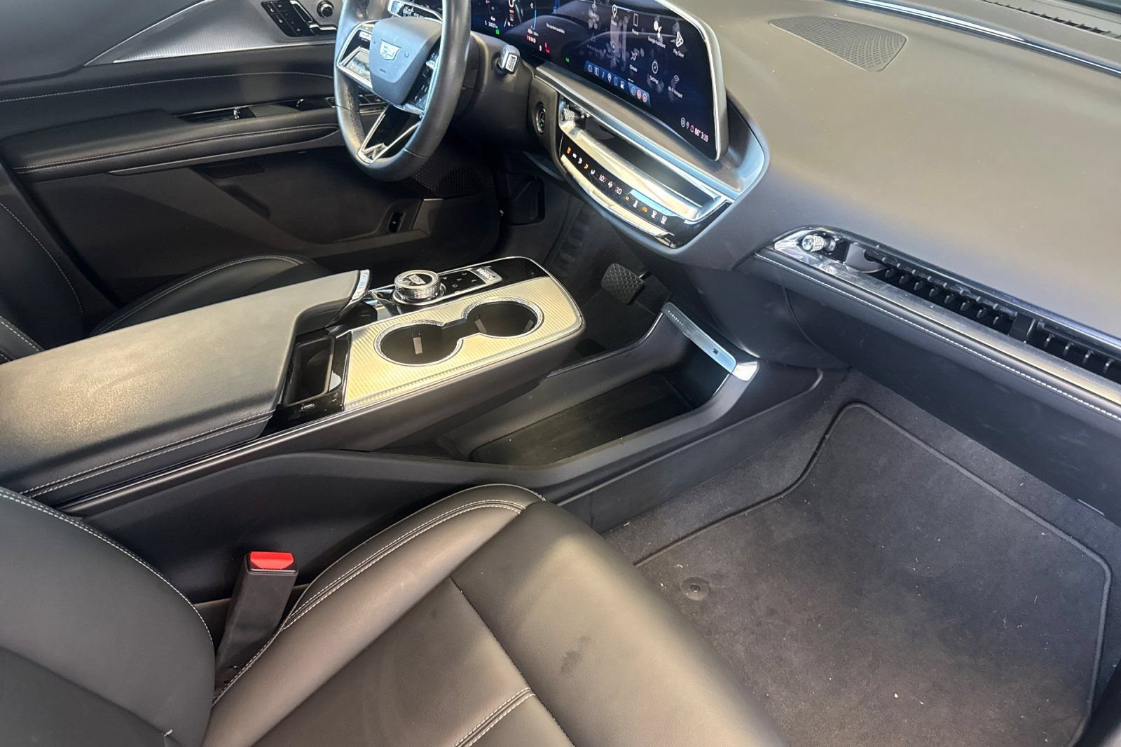 Certified 2024 Cadillac Lyriq Tech RWD image 18