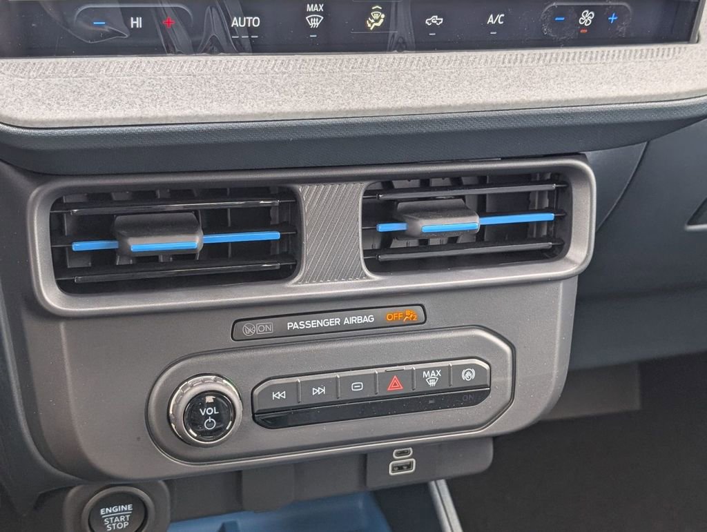 New 2025 Ford Maverick XLT image 37