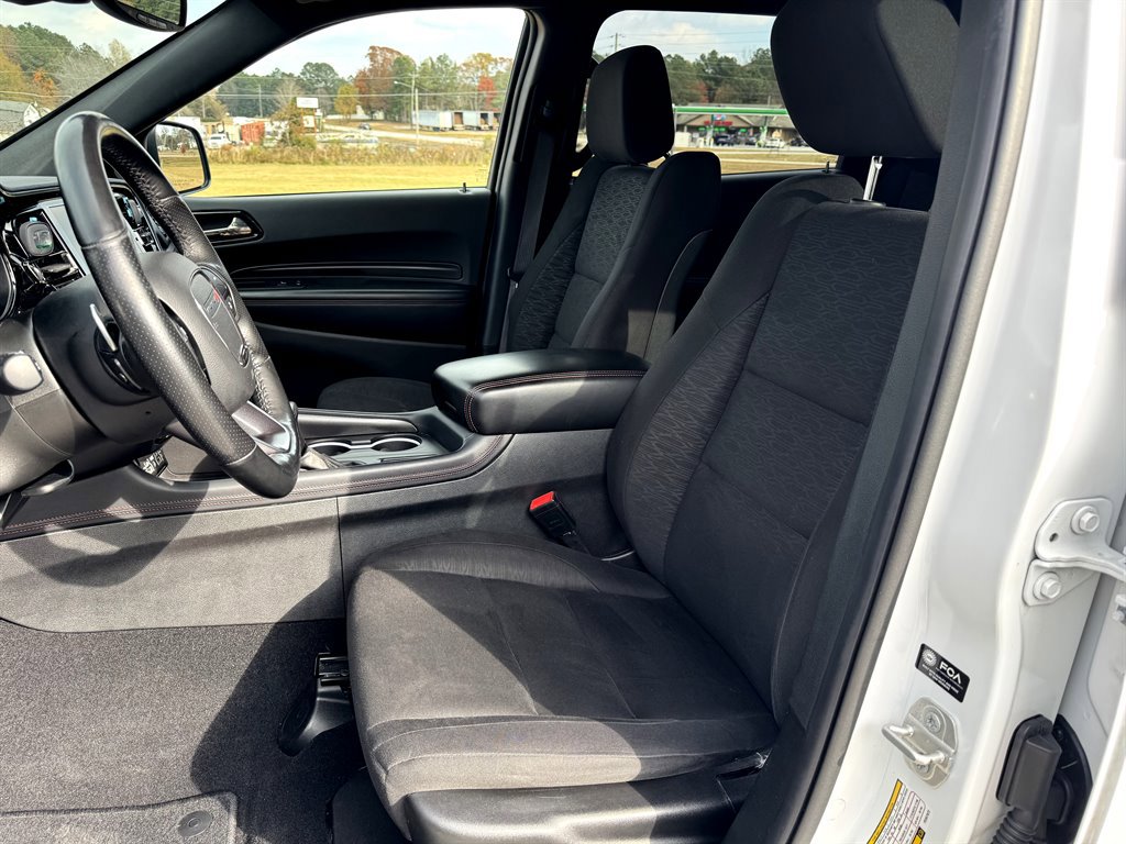 Used 2023 Dodge Durango GT image 3
