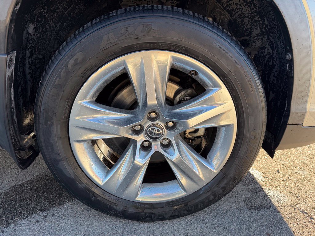 Used 2019 Toyota Highlander Limited AWD/4WD image 8