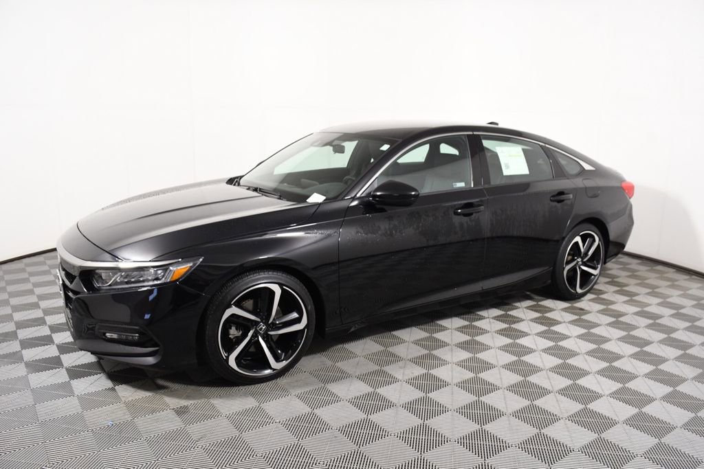 Used 2018 Honda Accord Sport image 2
