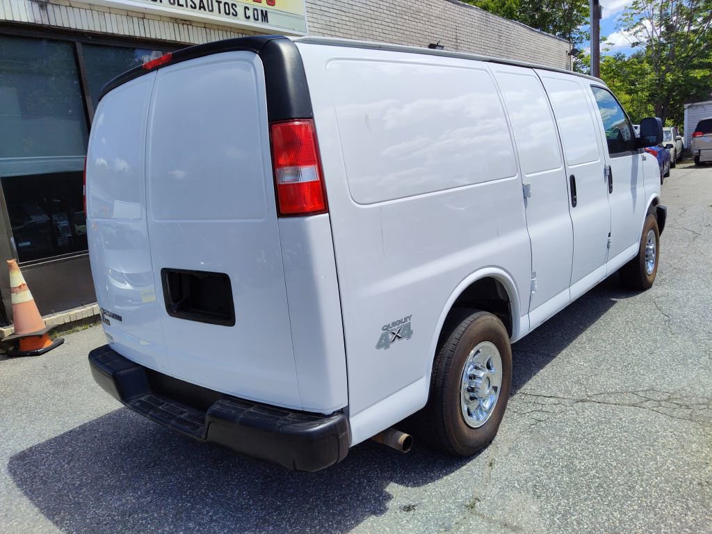 Used 2018 Chevrolet Express 2500 w/ Driver Convenience Package image 9