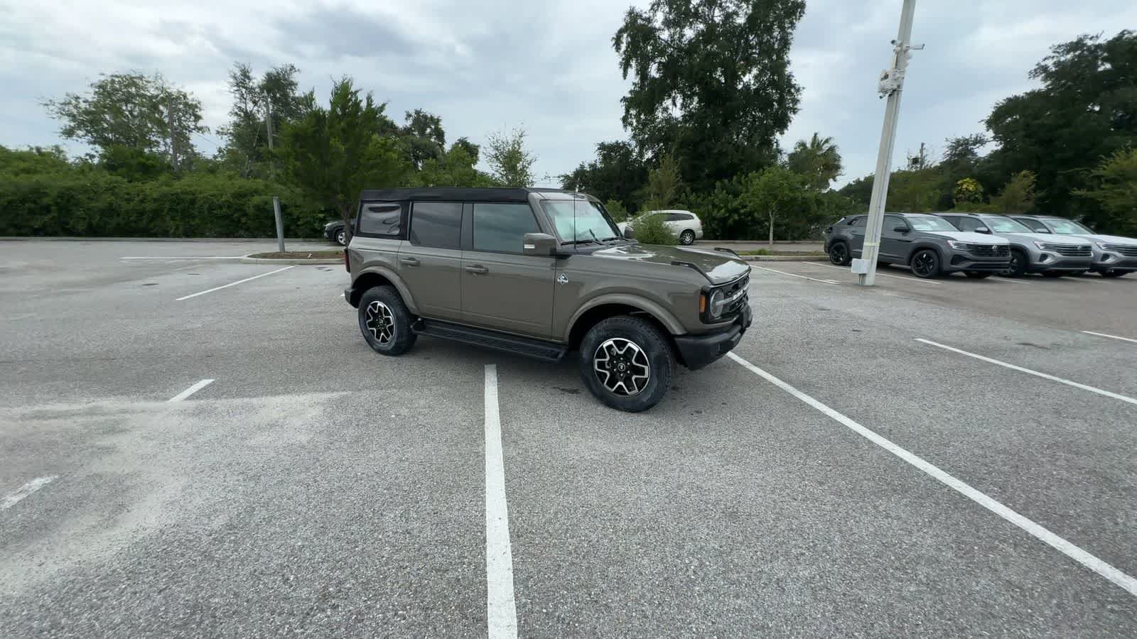 Used 2025 Ford Bronco Outer Banks AWD/4WD image 9
