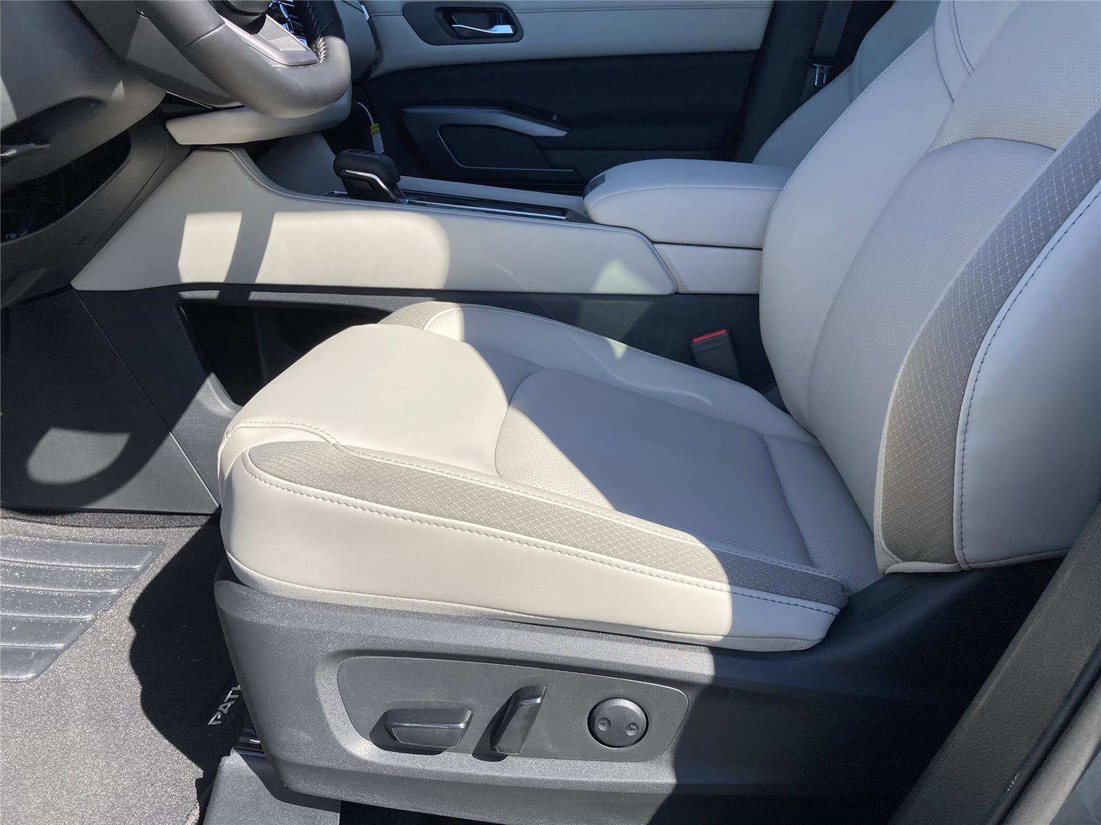 New 2026 Nissan Pathfinder SL w/ SL Premium Package image 26