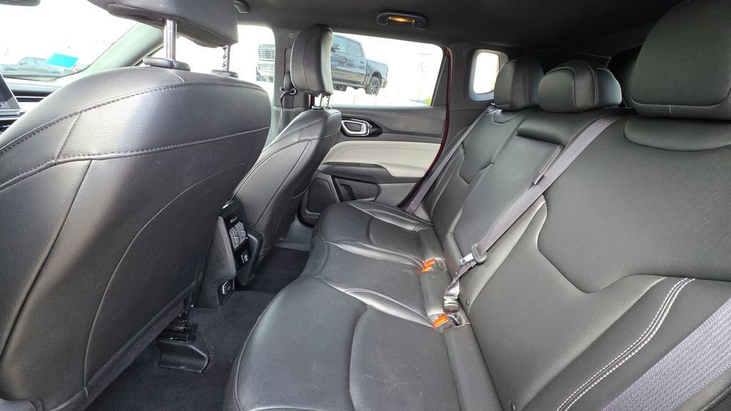 Used 2025 Jeep Compass Limited AWD/4WD image 13