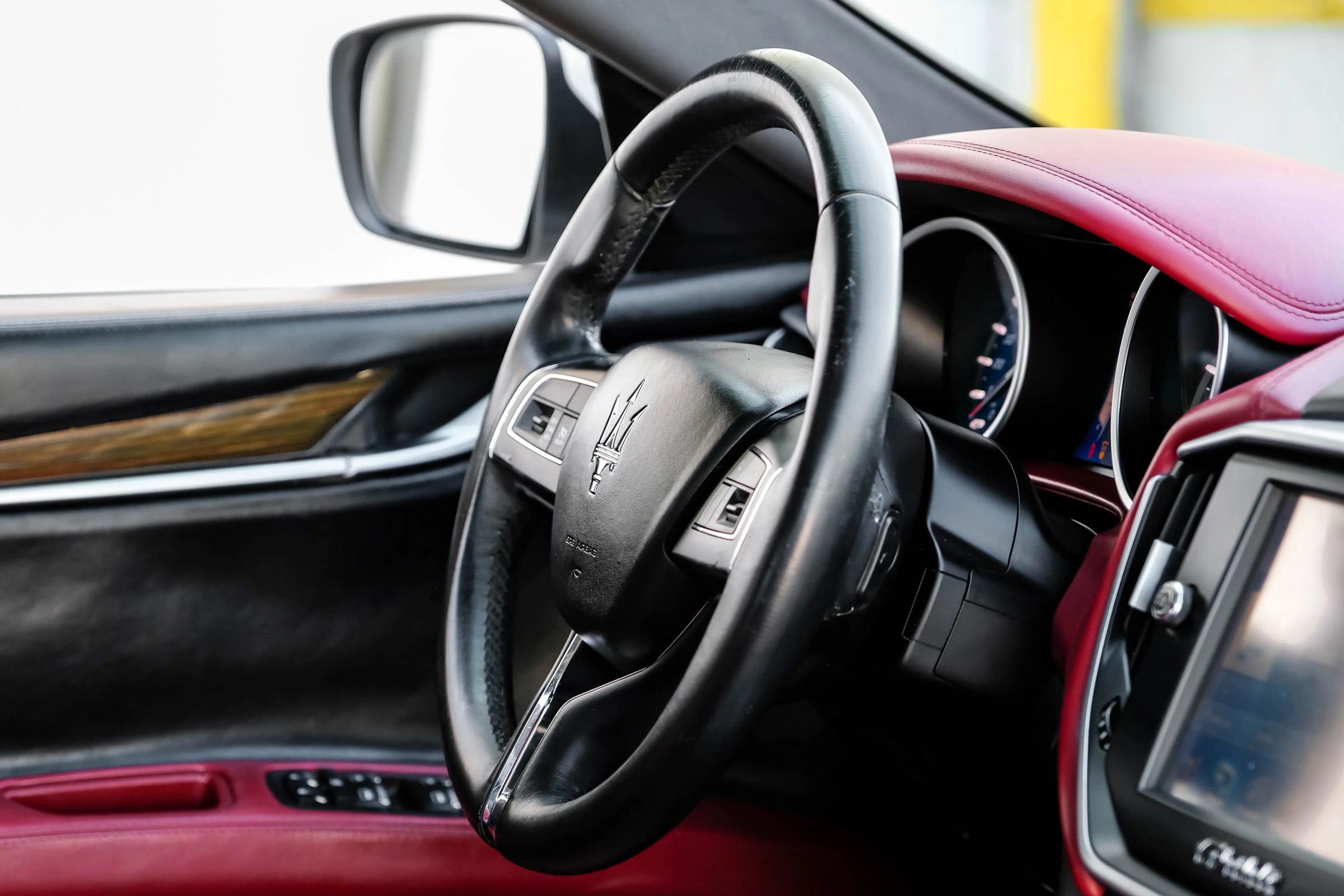 Used 2014 Maserati Ghibli image 16