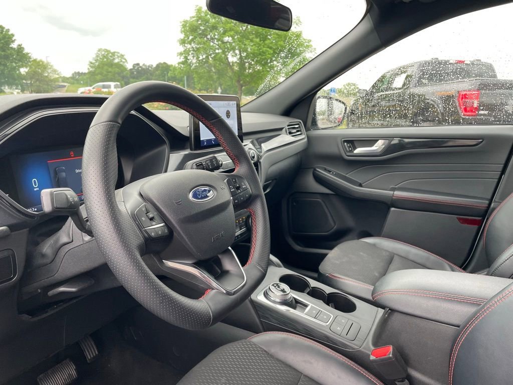 Used 2025 Ford Escape ST-Line FWD image 10