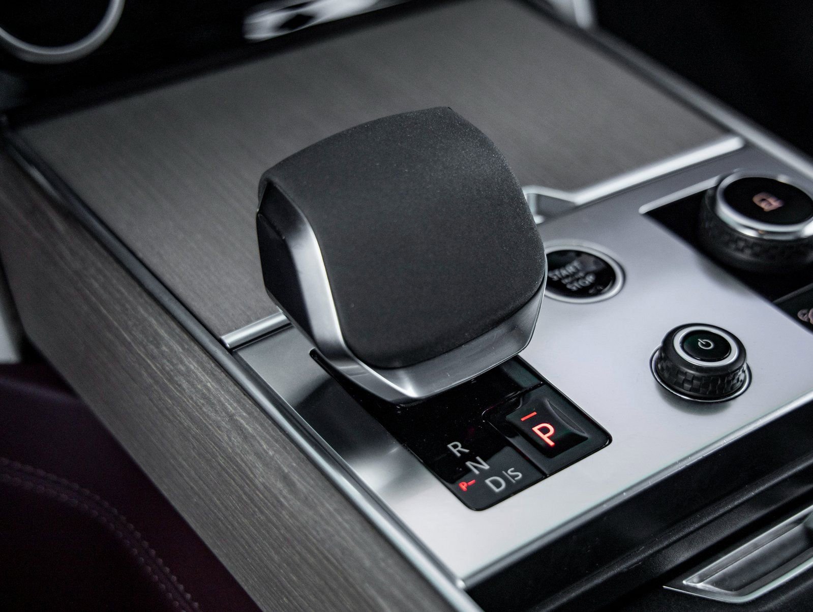 Used 2023 Land Rover Range Rover Autobiography image 28