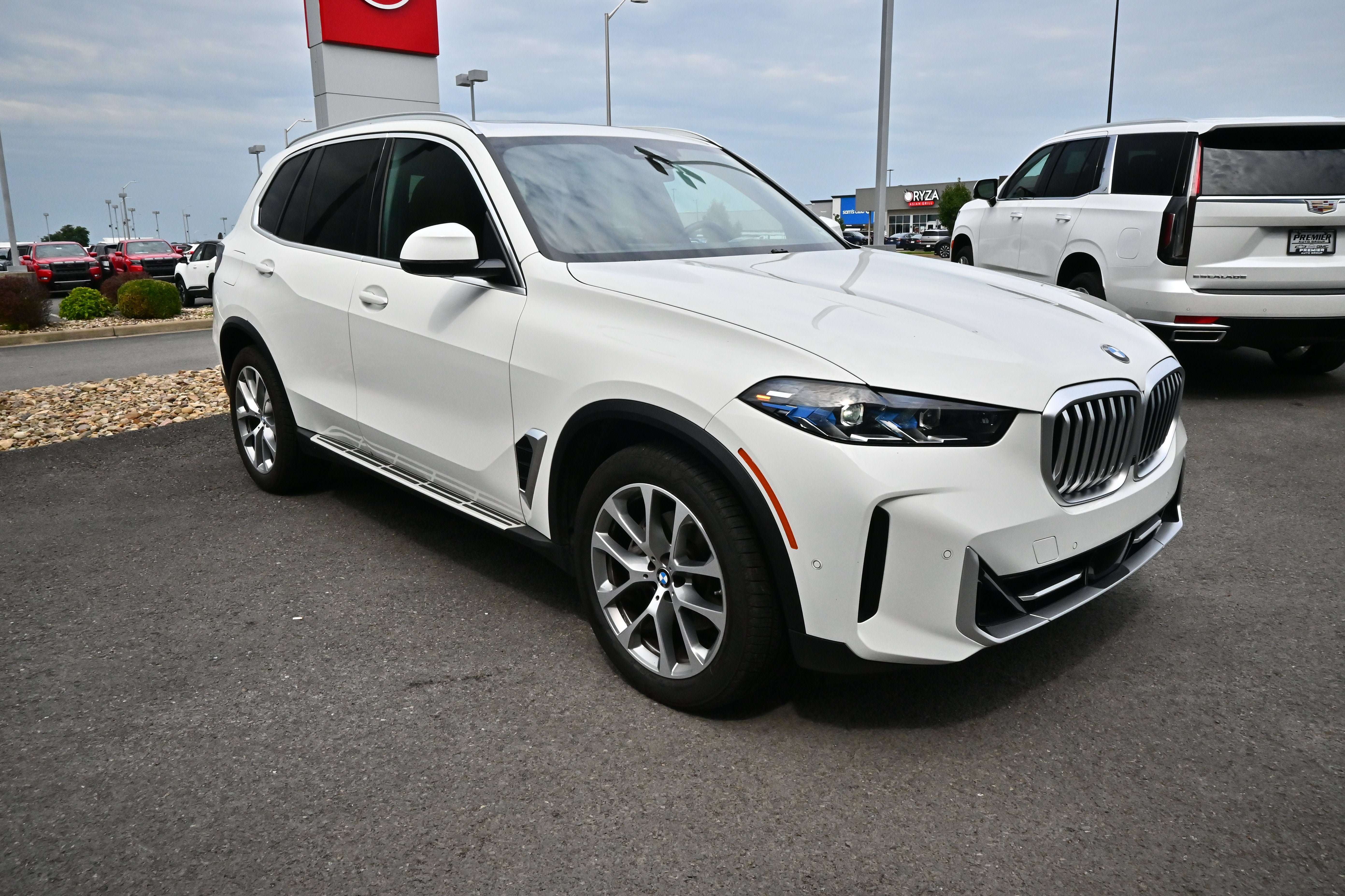Used 2026 BMW X5 xDrive40i AWD/4WD image 2