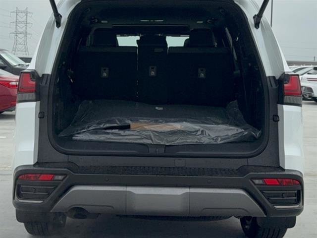 New 2026 Lexus LX 600 4WD w/ Luxury Package image 8
