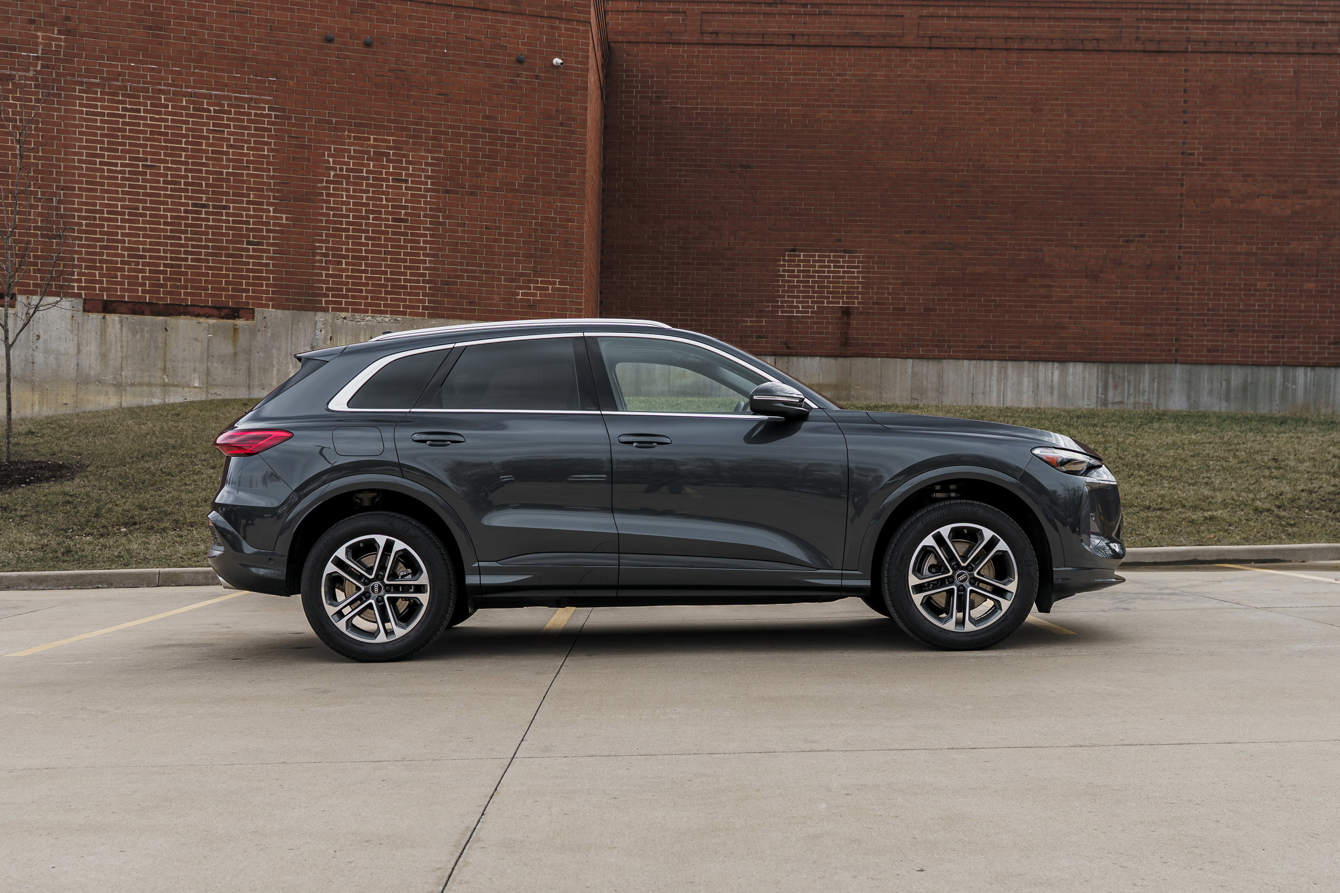 Certified 2025 Audi Q5 Premium w/ Convenience Package image 3