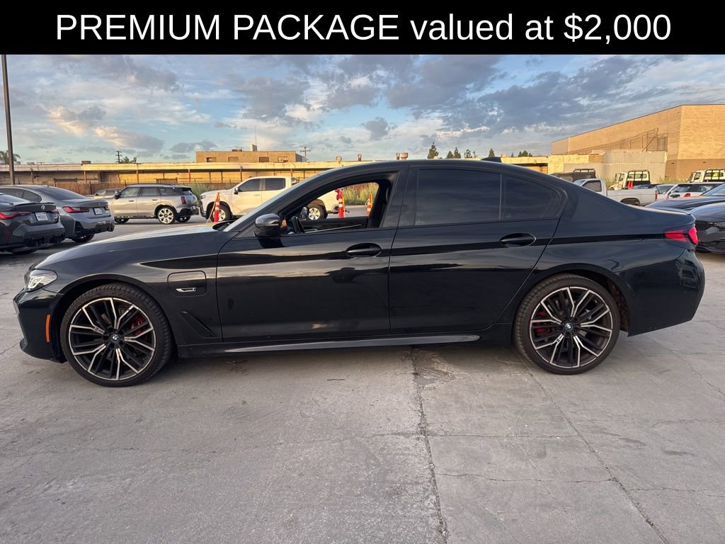 Used 2023 BMW 530e w/ M Sport Package image 2