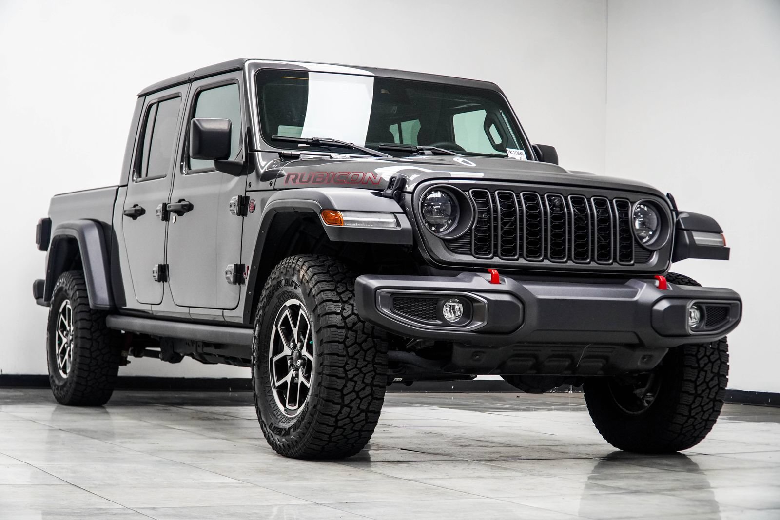 Used 2024 Jeep Gladiator Rubicon w/ Technology Group AWD/4WD image 5