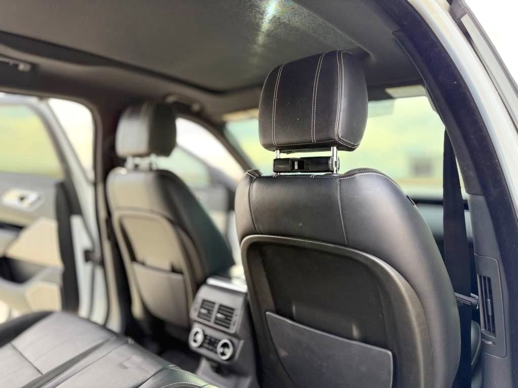 Used 2018 Land Rover Range Rover Velar R-Dynamic SE AWD/4WD image 42