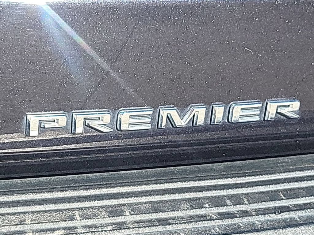 Used 2023 Chevrolet Suburban Premier AWD/4WD image 38