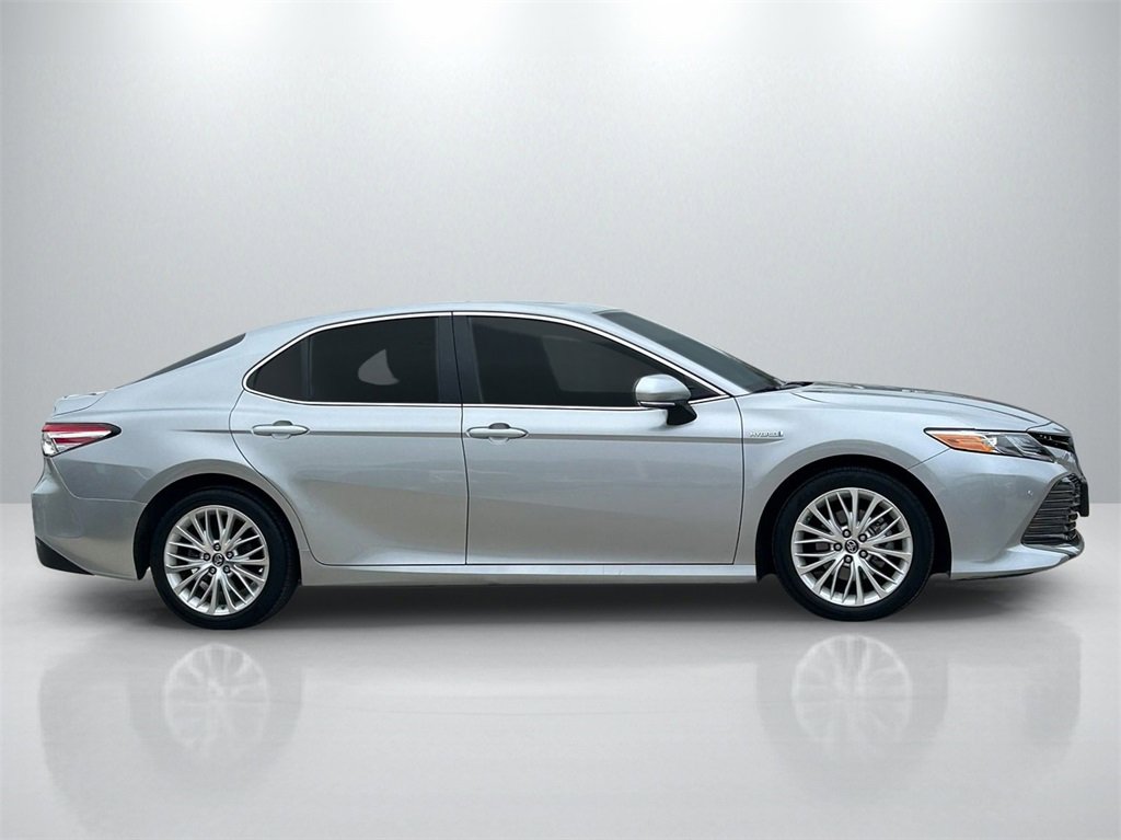 Used 2019 Toyota Camry LE image 4