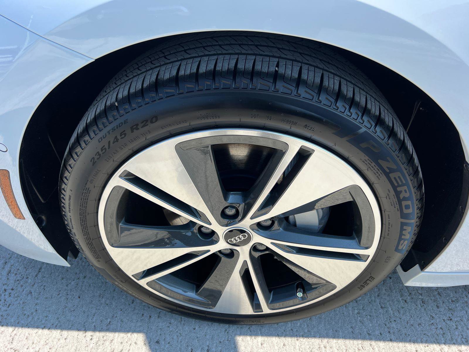 New 2025 Audi A6 e-tron Premium Plus image 11