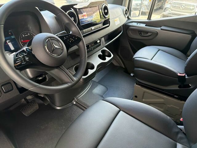 New 2026 Mercedes-Benz Sprinter 2500 image 10
