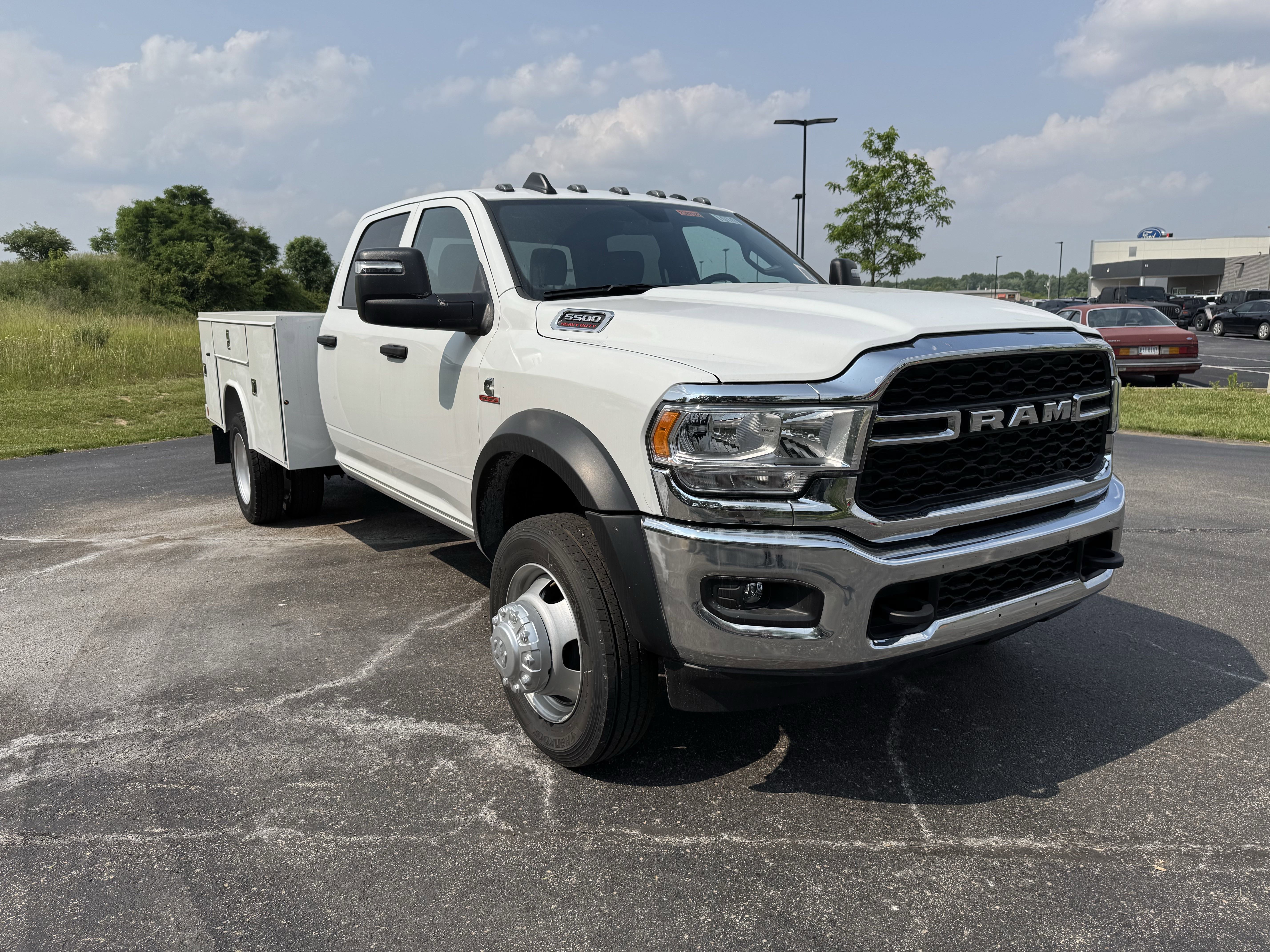 New 2024 RAM 5500 Tradesman w/ Chrome Appearance Group image 2