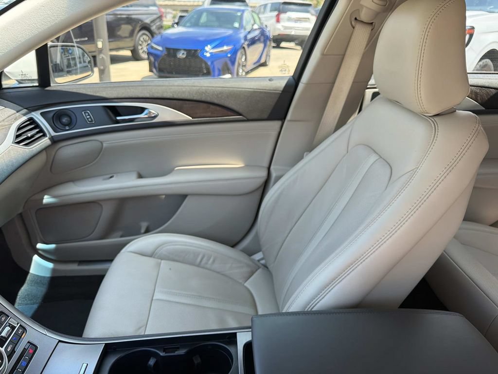 Used 2020 Lincoln MKZ Reserve w/ Monochromatic Package FWD image 18