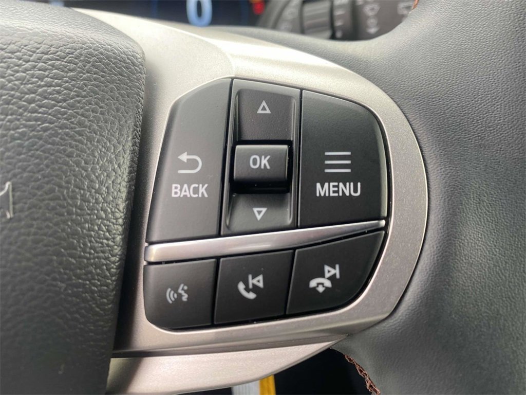 New 2025 Ford Explorer Active image 30