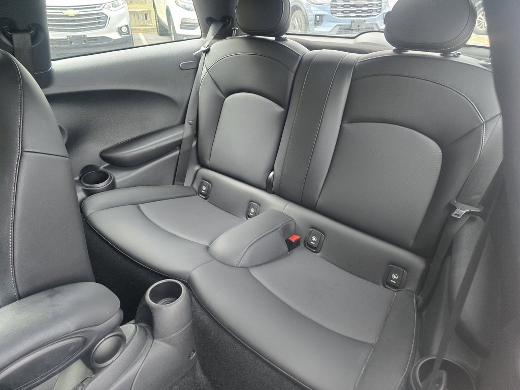 Used 2019 MINI Cooper 2-Door Hardtop image 12