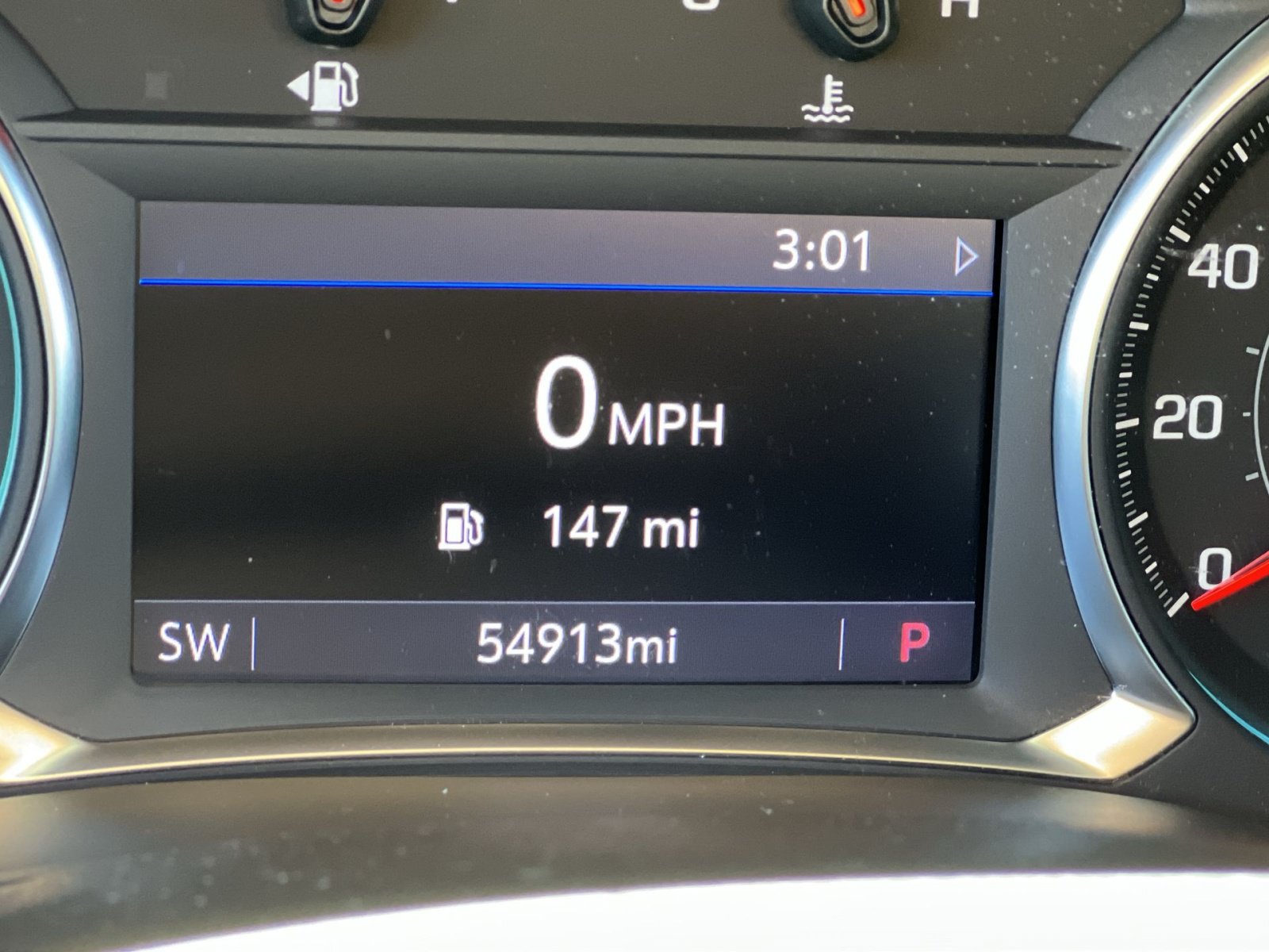 Used 2023 Chevrolet Traverse LT FWD image 17